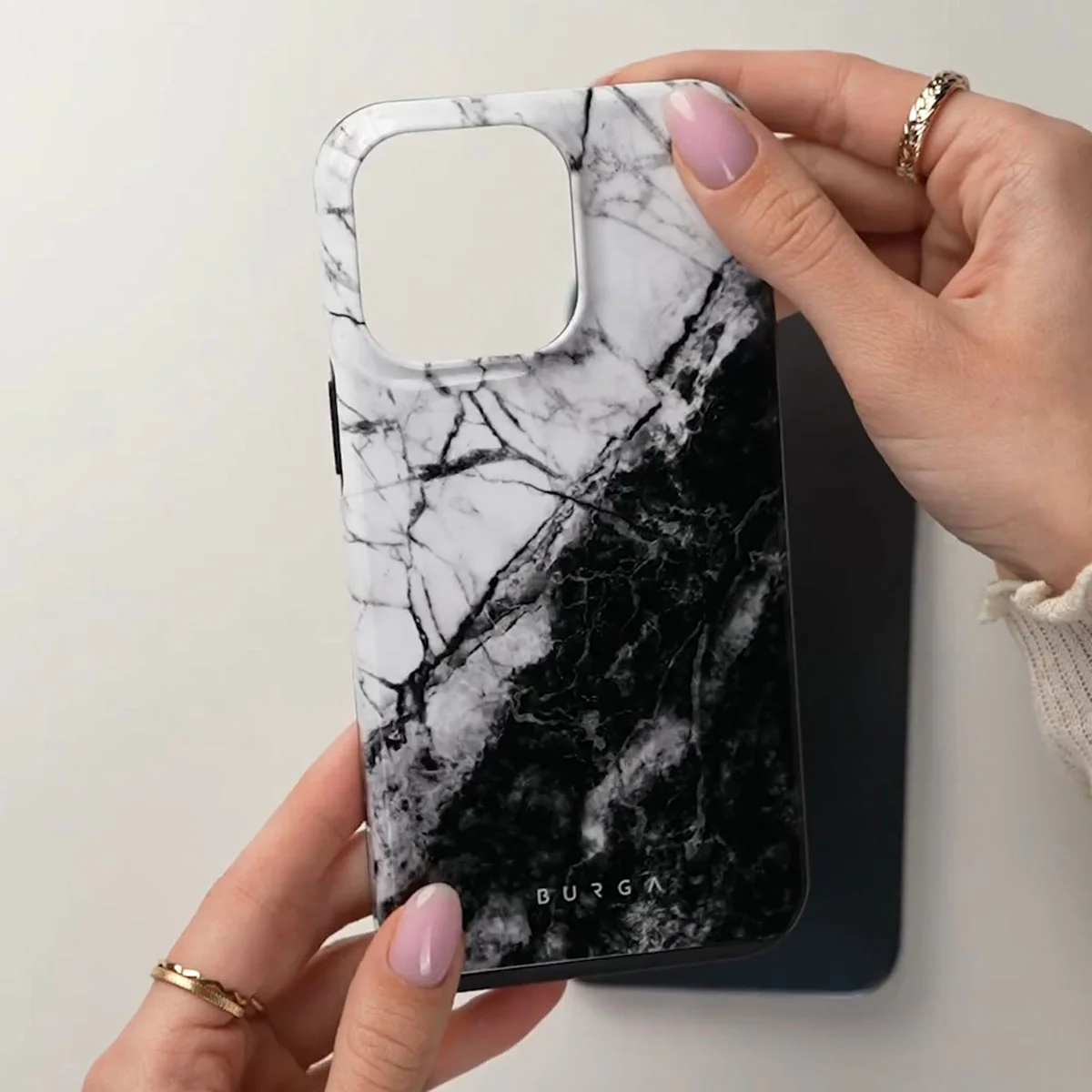 Fatal Contradiction - Black & White Marble Samsung Galaxy S25 FE Case - Image 5